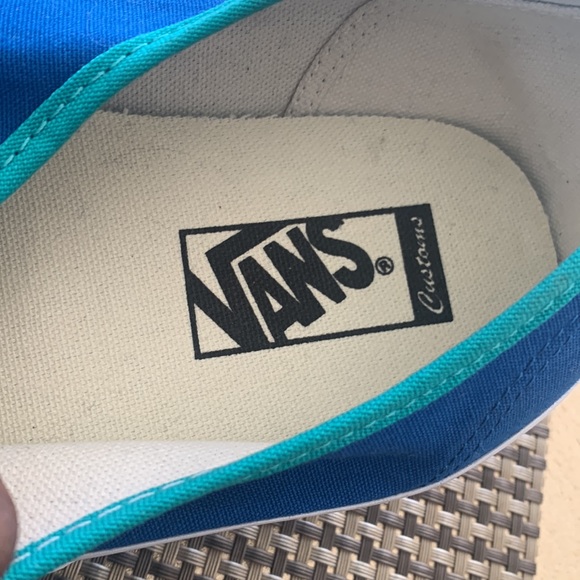 Custom Vans - Picture 7 of 8